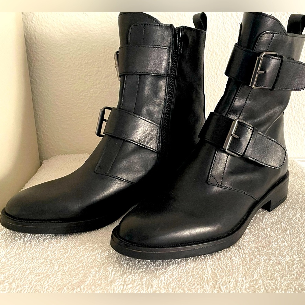 Emanuele Crasto ITALY Black Genuine Leather Flat Boots Buckles Moto Side Zip